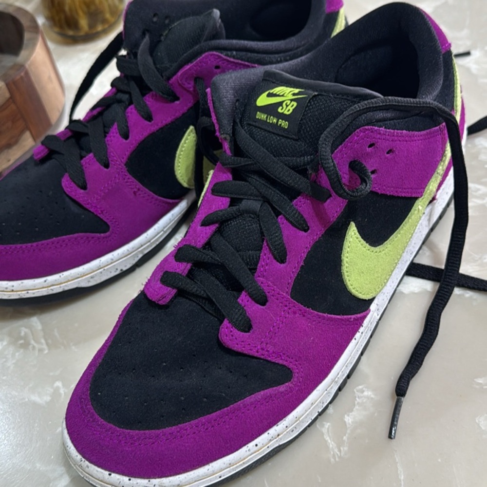 Nike sb dunk low pro ‘ Red Plum’ size 10 very good condition rare *